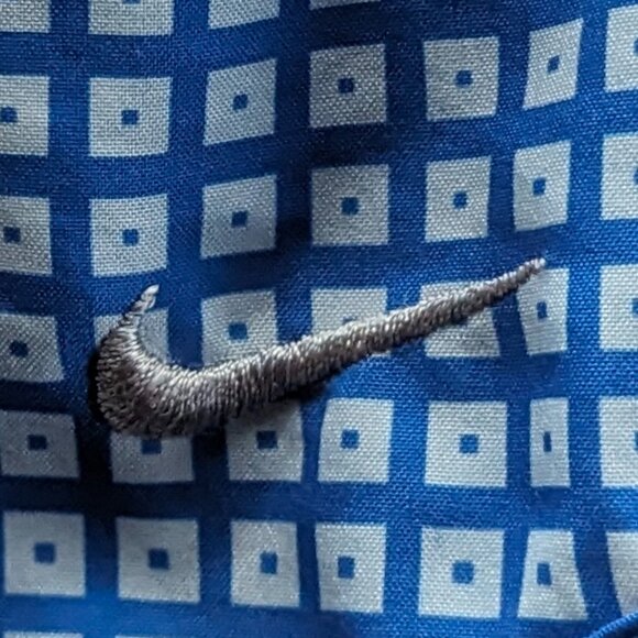 Nike Livestrong Shorts and Top Size Small in Bright Blue - Picture 6 of 16